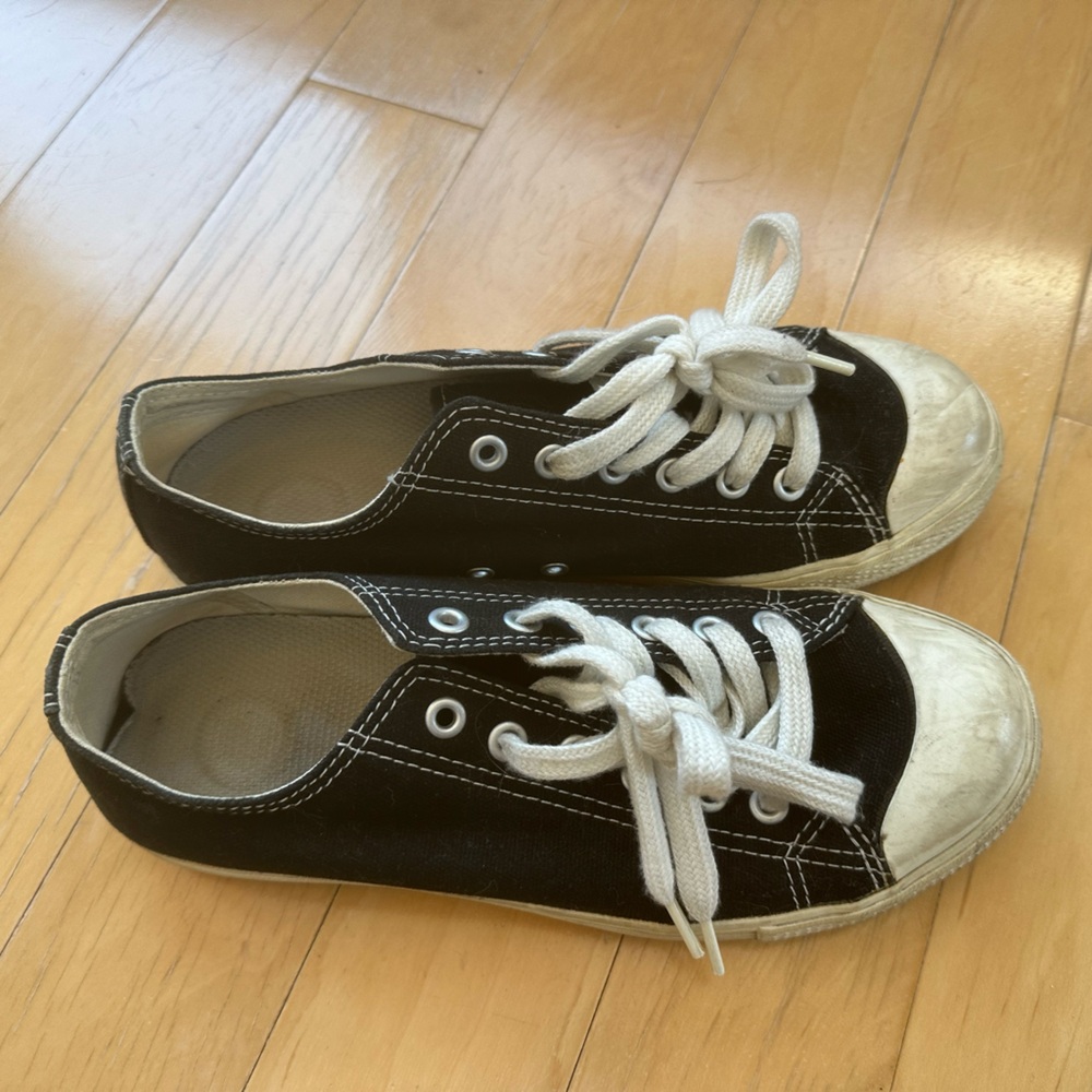 Canvas Sneaker